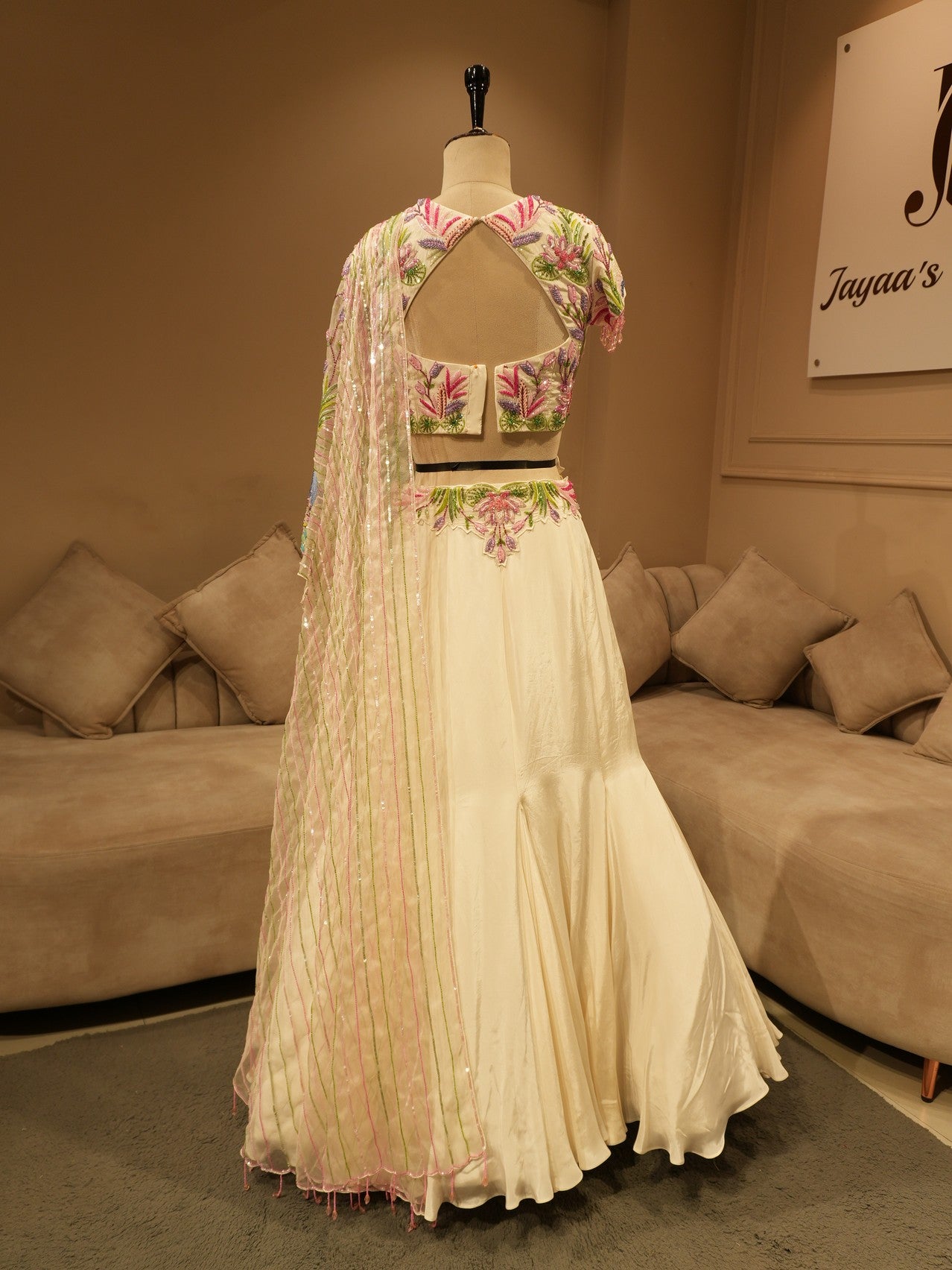 White 3d embroidered lehenga set