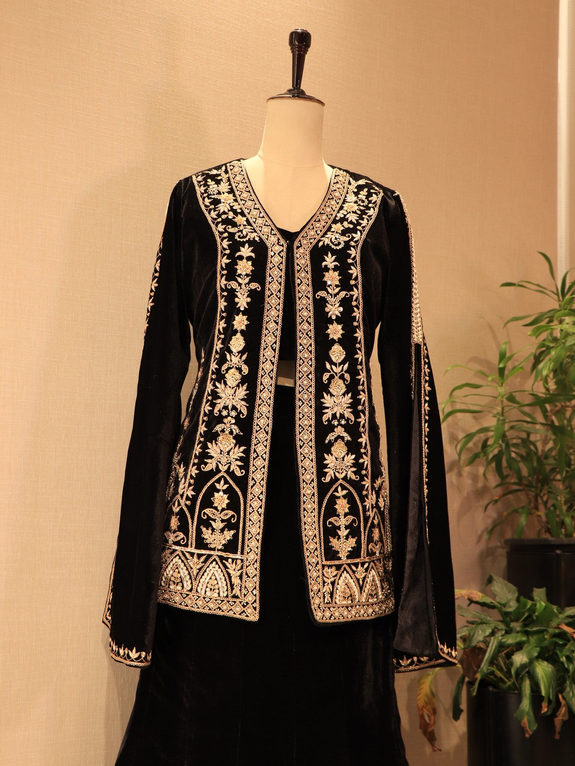 Black zardosi velvet kurta with plazo
