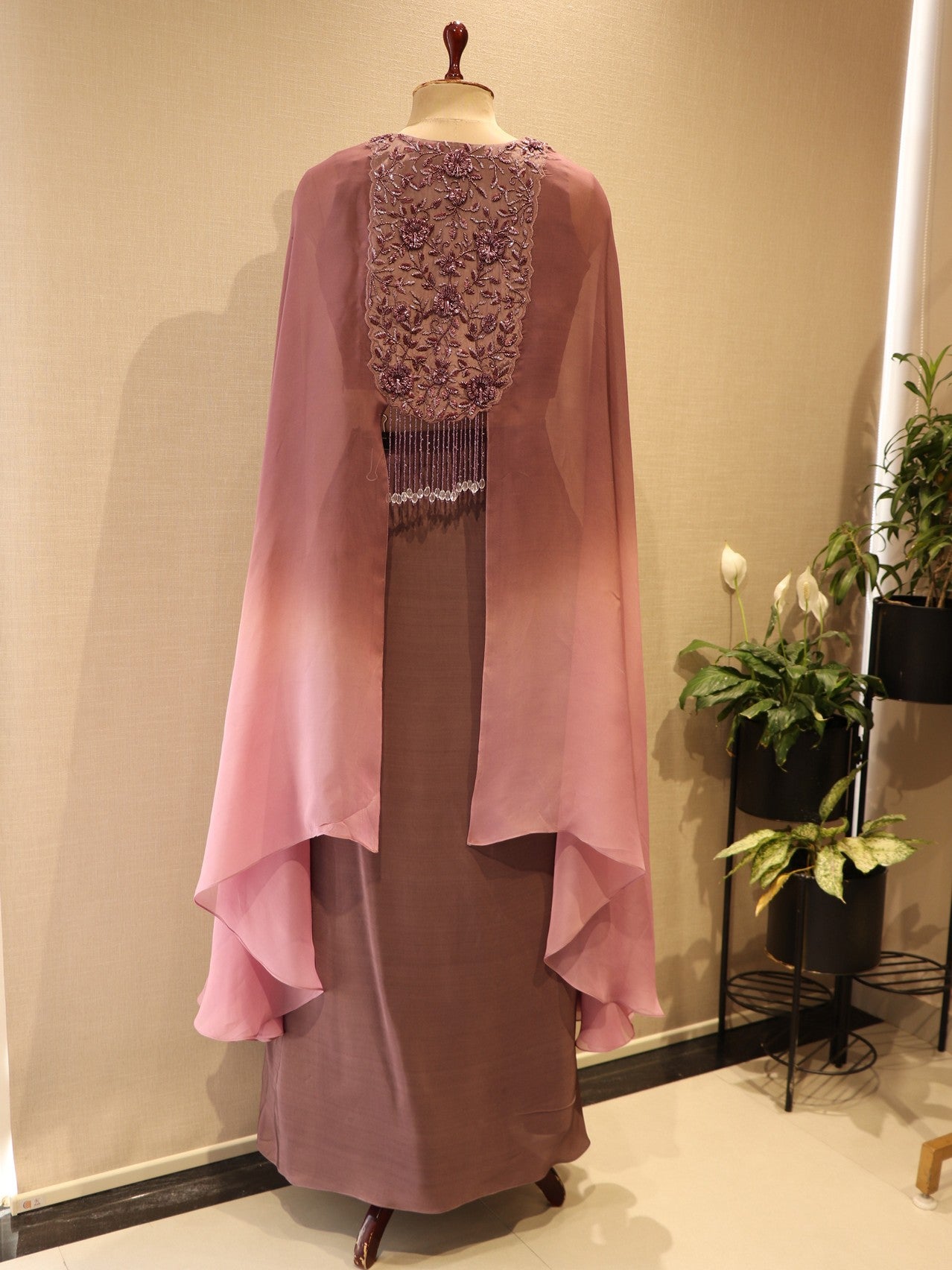 Mauve shaded crop top skirt with cape