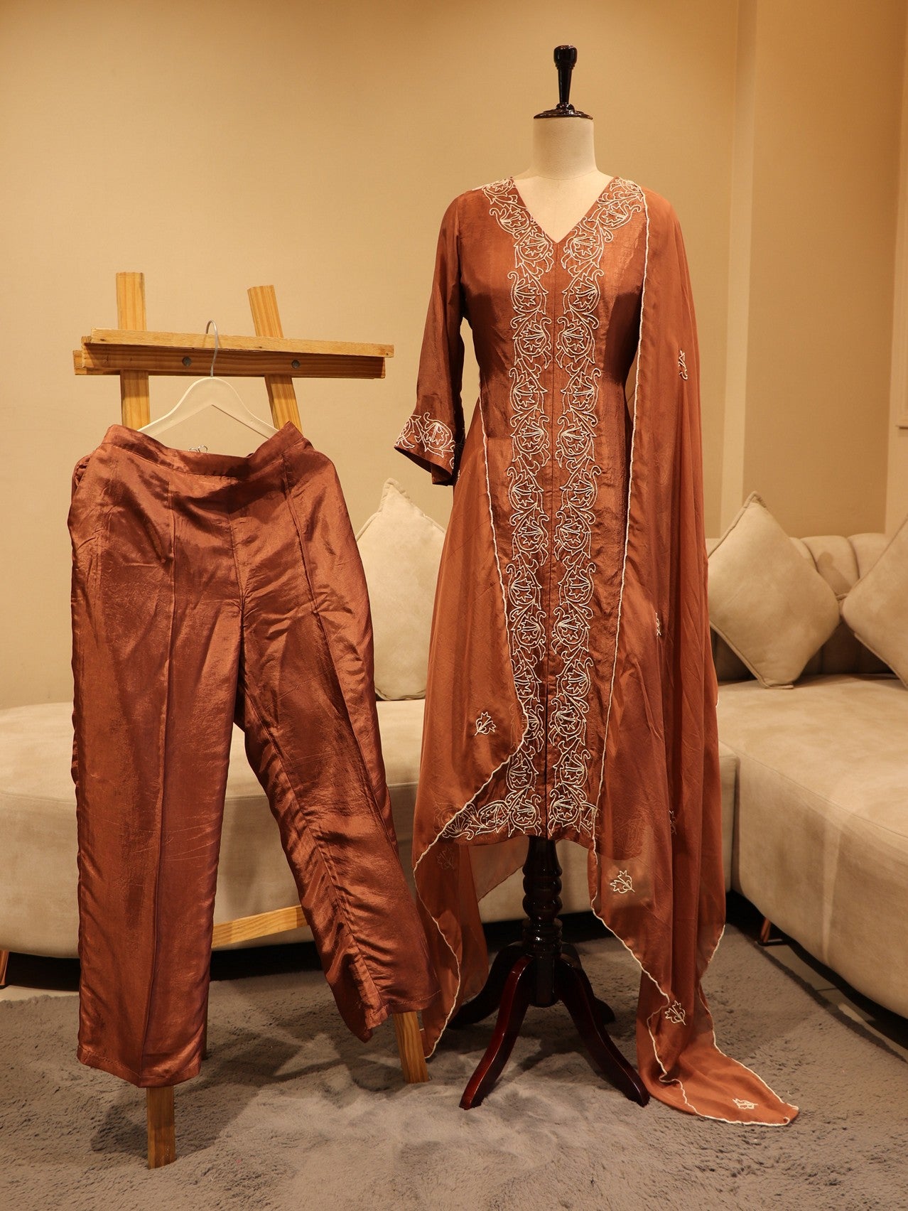 cherry wood brown kurta pants dupatta