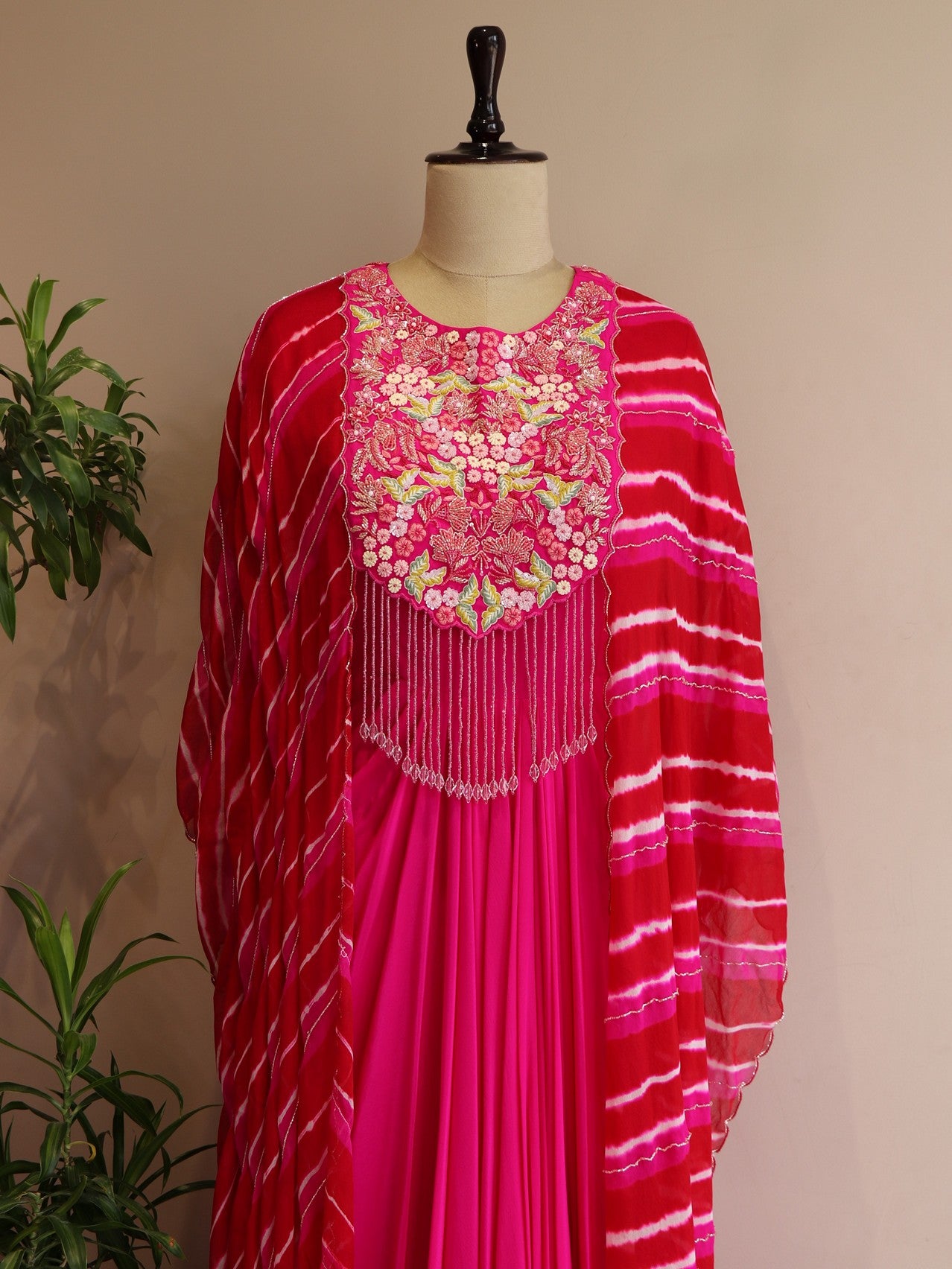Red rani leheriya cape with gown