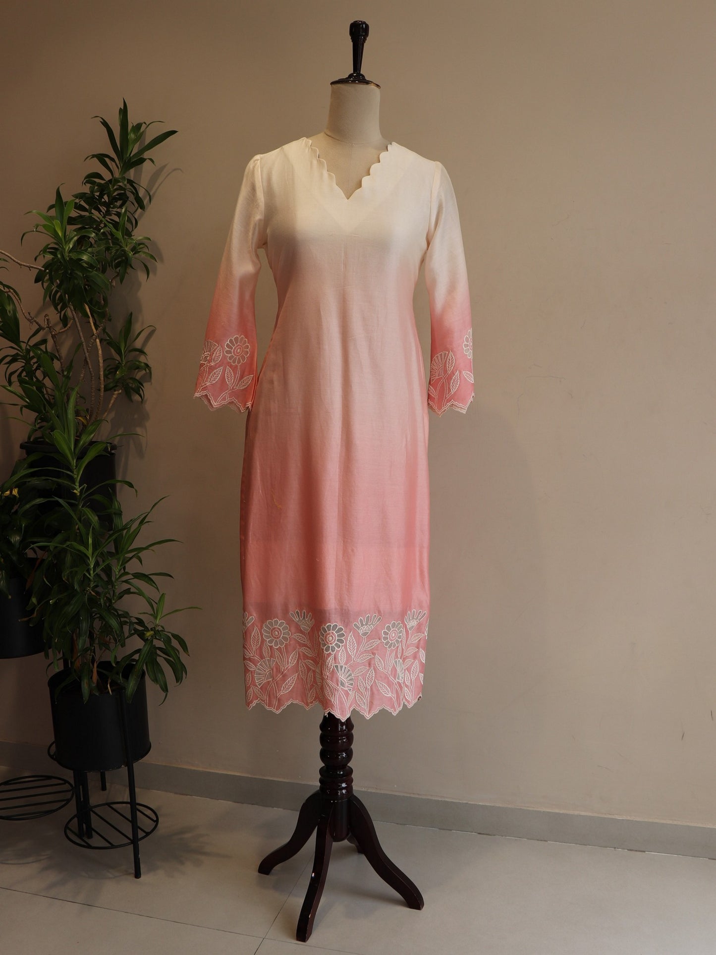 Blush pink shaded applique kurti with pants dupatta