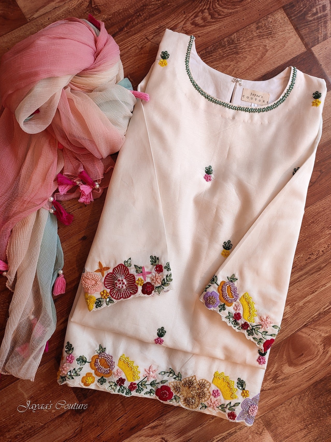 Off white embroidered kurta pant with dupatta