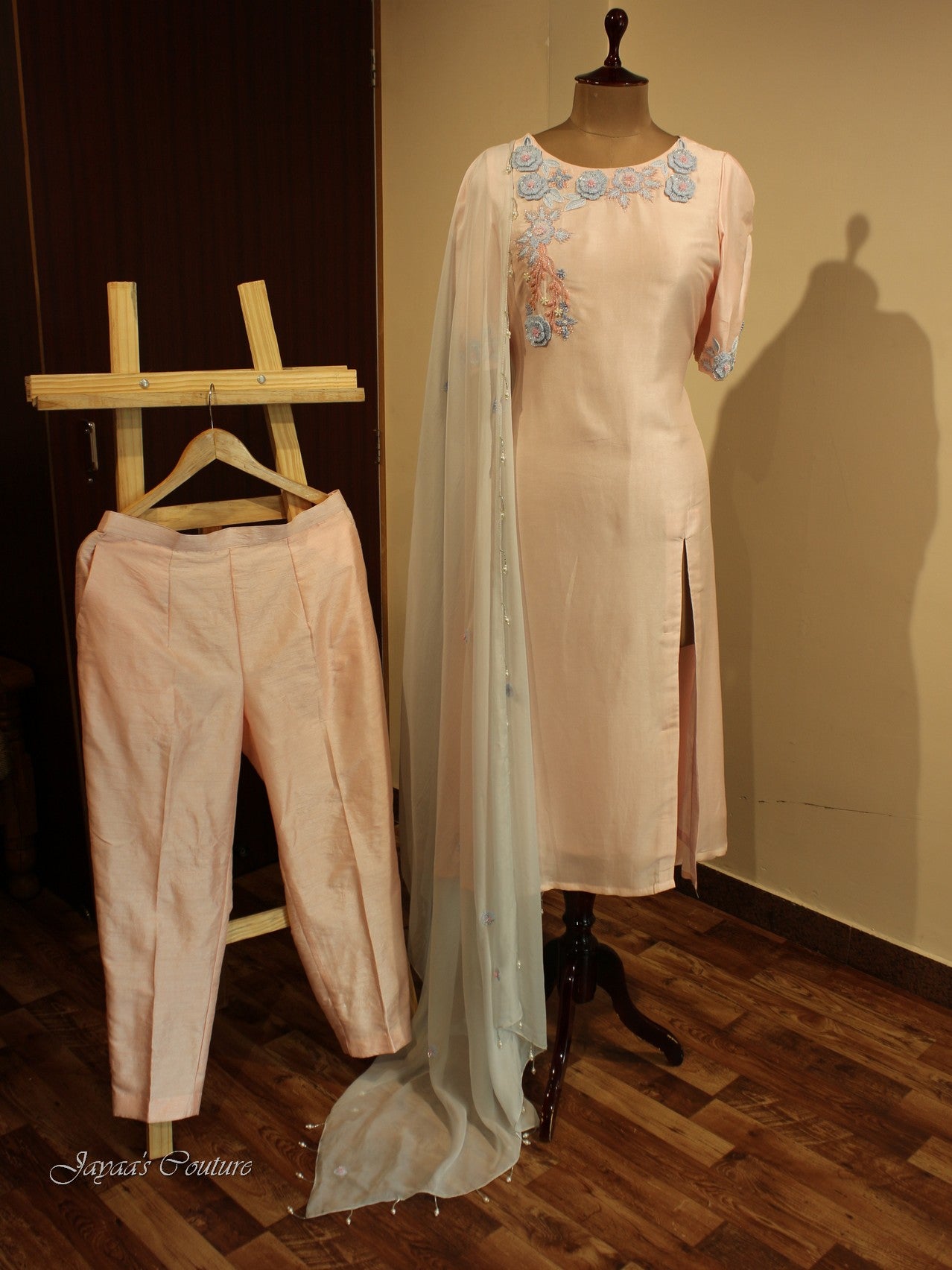 Pastel peach kurta pants with dupatta