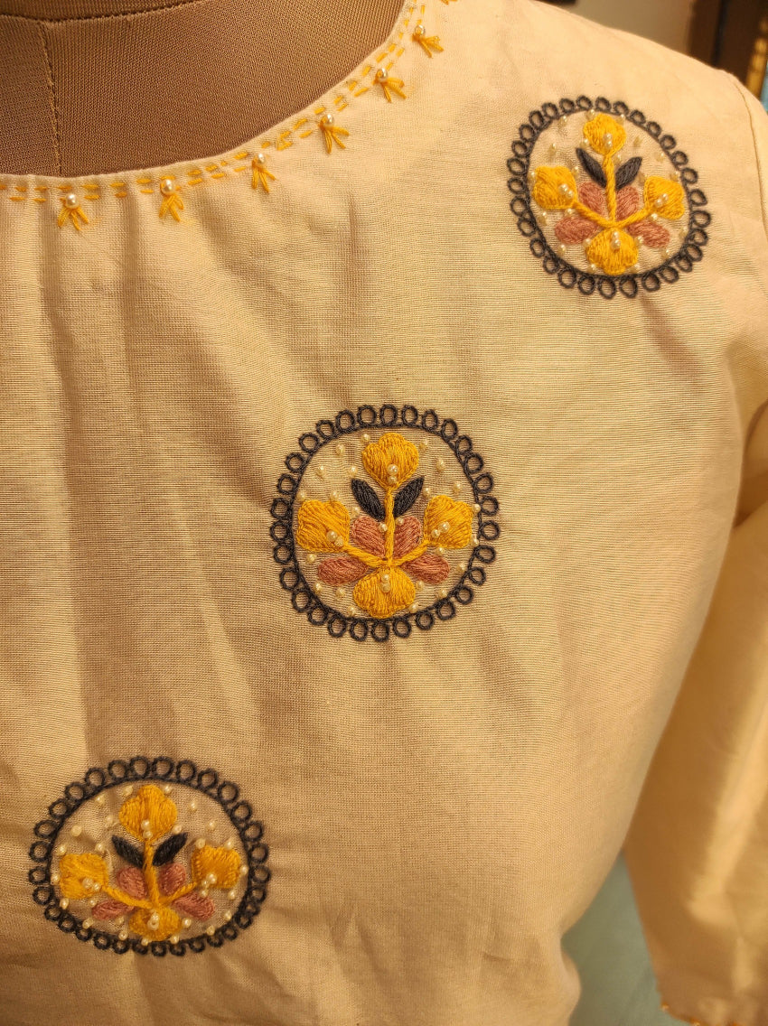 Off White chanderi kurta pant with leheriya dupatta