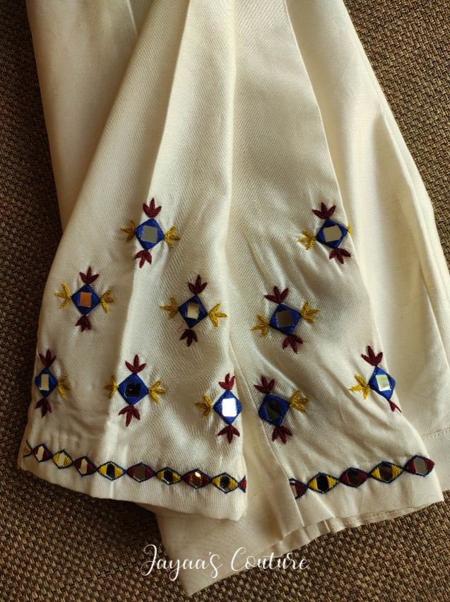 Off white anarkali kurta pants with Leheriya dupatta