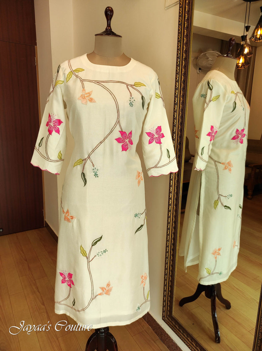 Off white embroidered kurta pant with dupatta