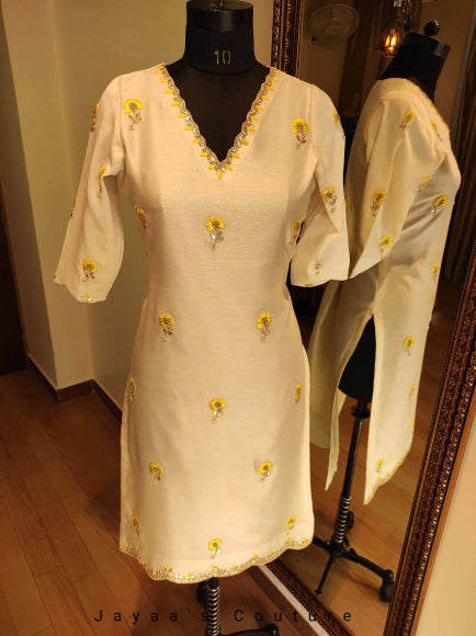 Offwhite kurta pants with lemon yellow dupatta