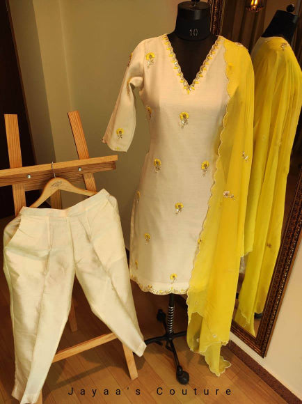 Offwhite kurta pants with lemon yellow dupatta