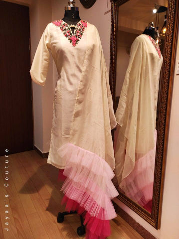 Offwhite kurta pants with coloured frill dupatta