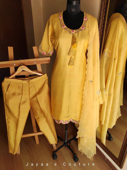 Dusty yellow kurta pants dupatta