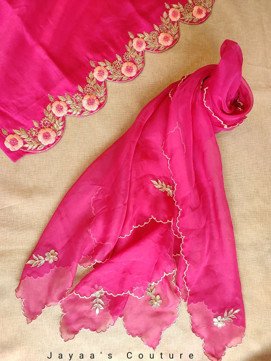 Hot pink scalloped kurta pants and dupatta