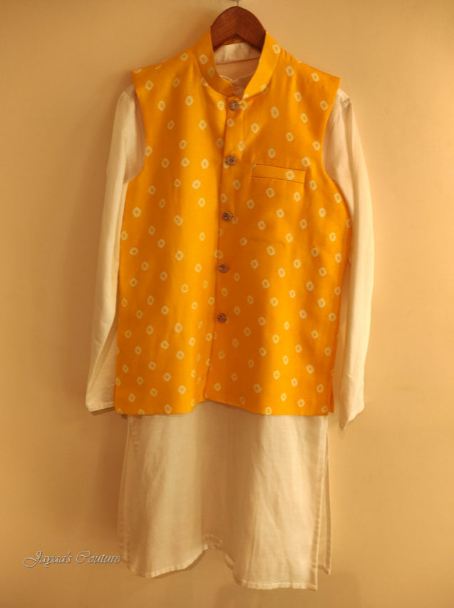 Off white kurta with bandhani jacket