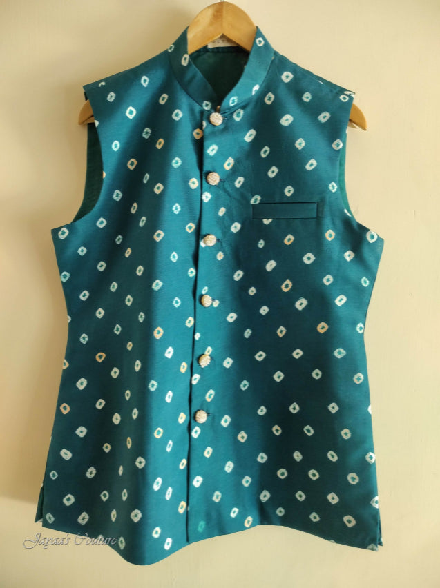 Off white kurta with blue badhani jacket
