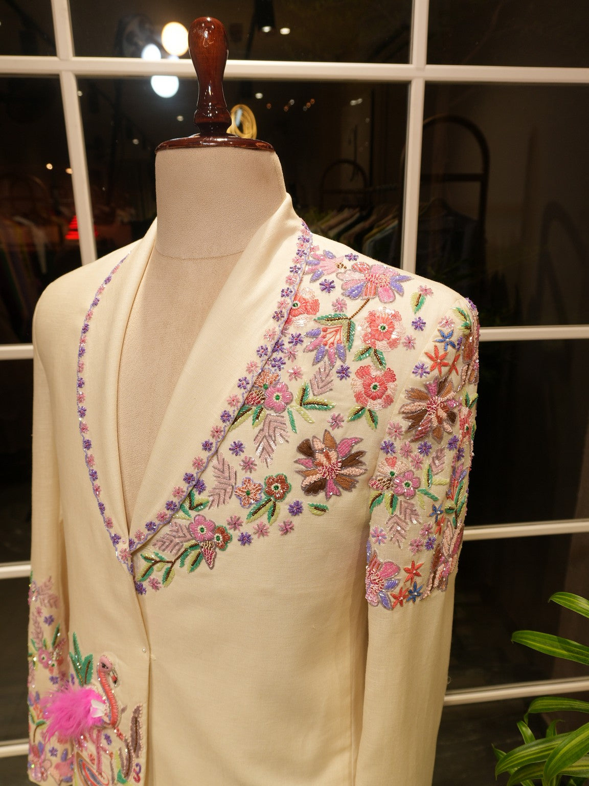 White mens tropical blazer set with pants
