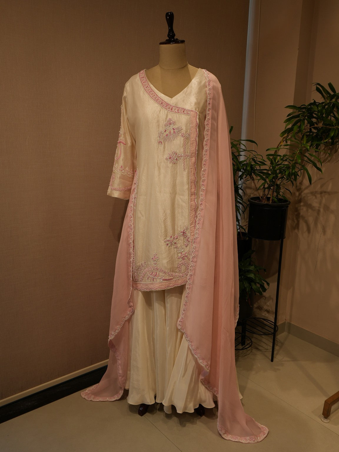 White pink kurta plazo set