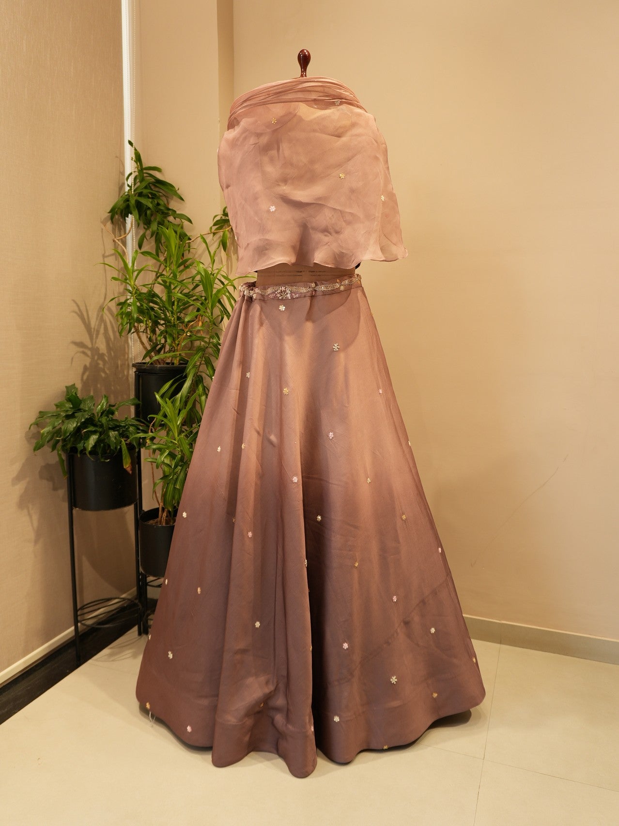 Mauve embroidered crop top with skirt