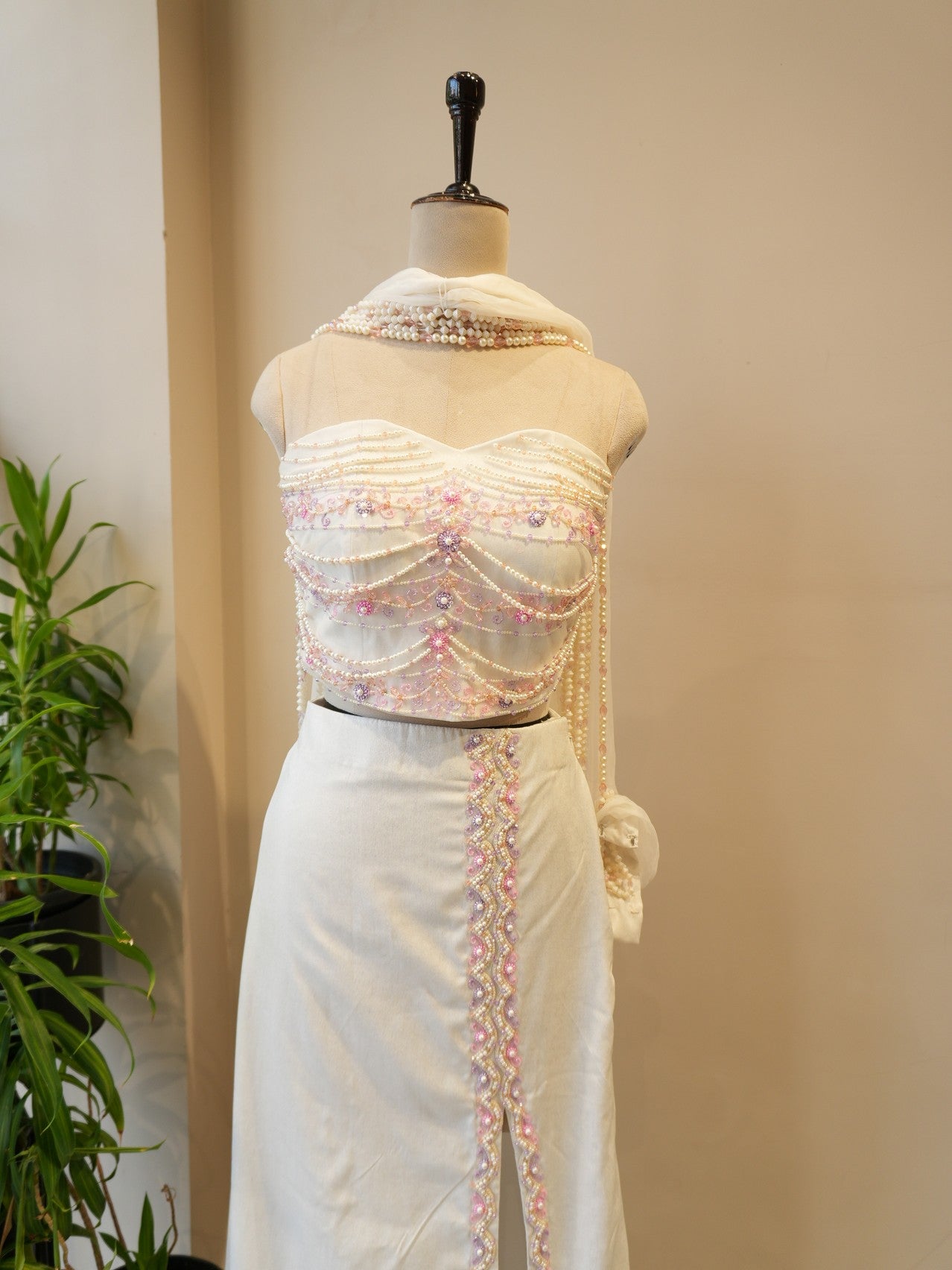 White crop top skirt with dupatta