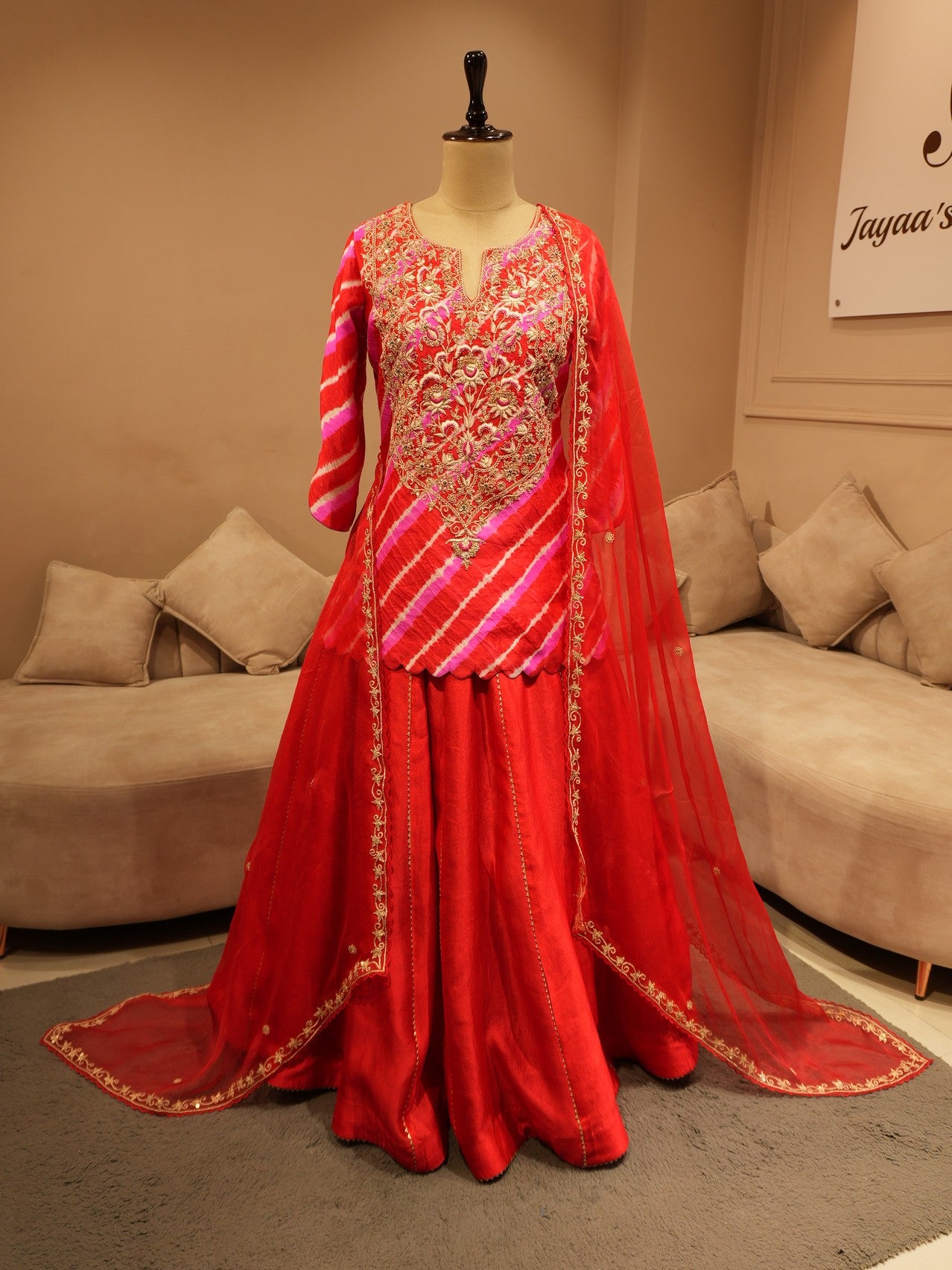 Hot red leheriya kurta skirt dupatta