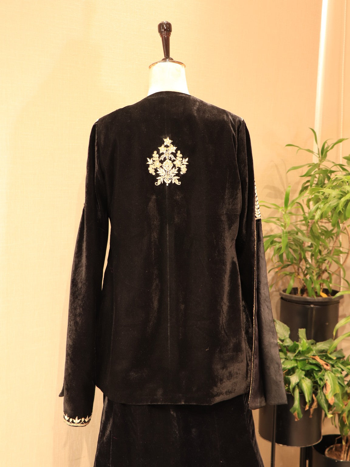 Black zardosi velvet kurta with plazo