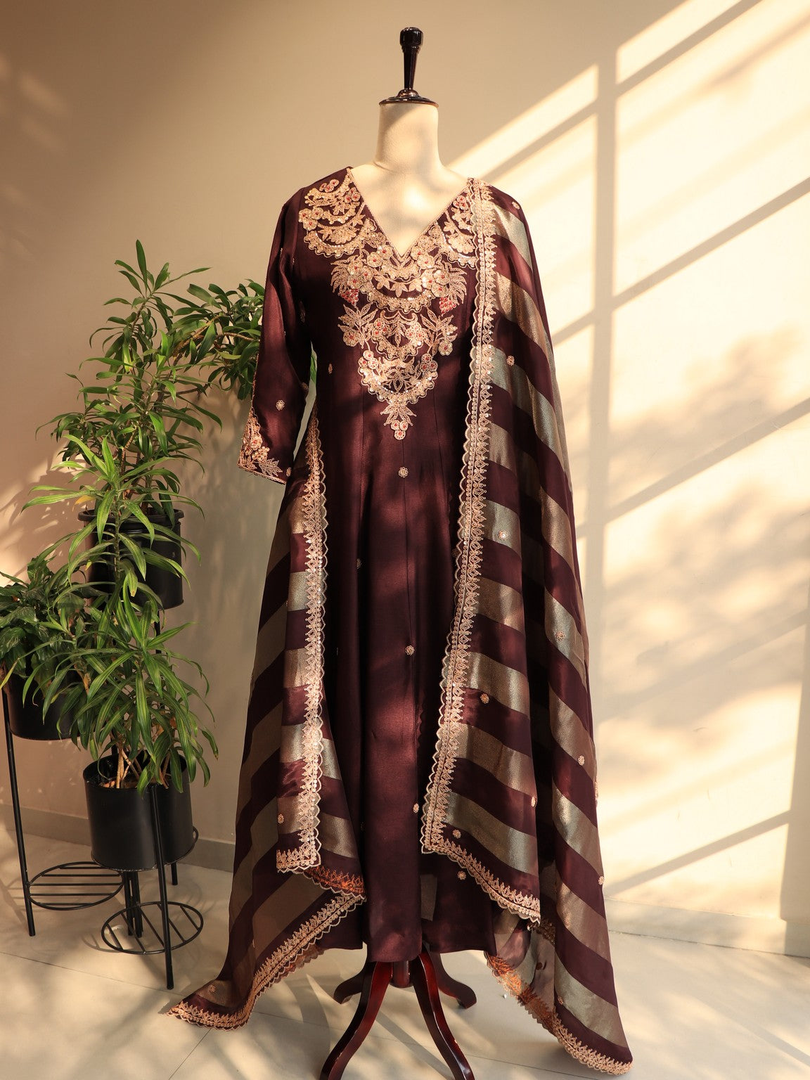 Deep brown marodi kurta pants with dupatta