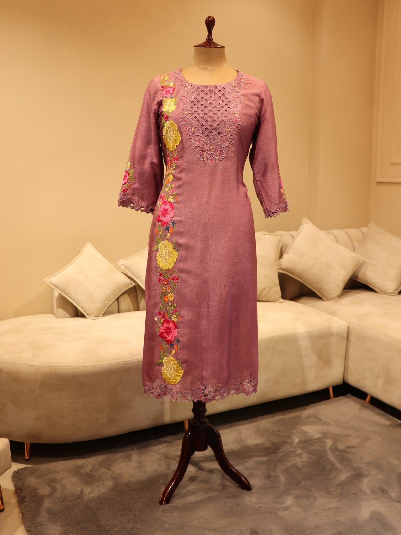 Mauve applique kurta pants and dupatta