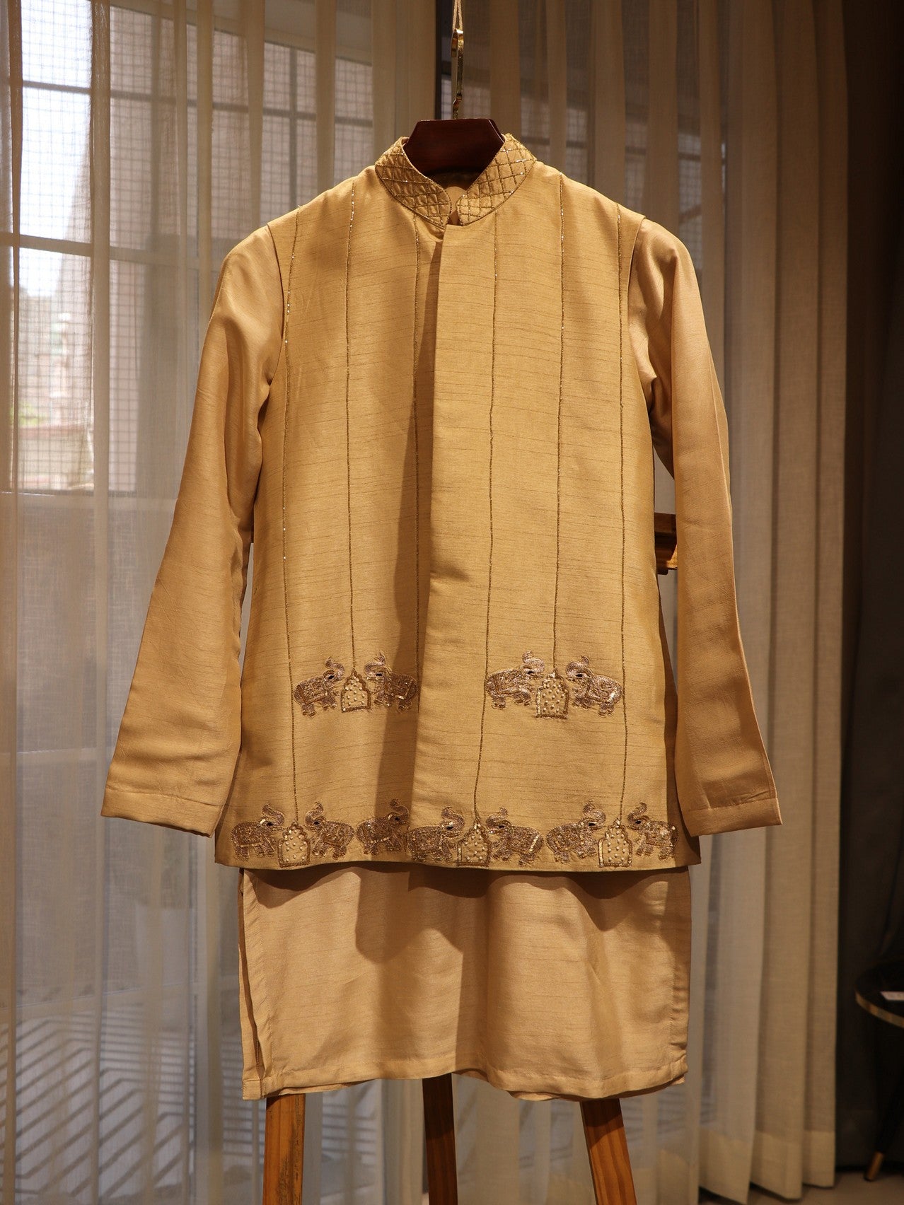 beige embroidered mens bandi kurta pants