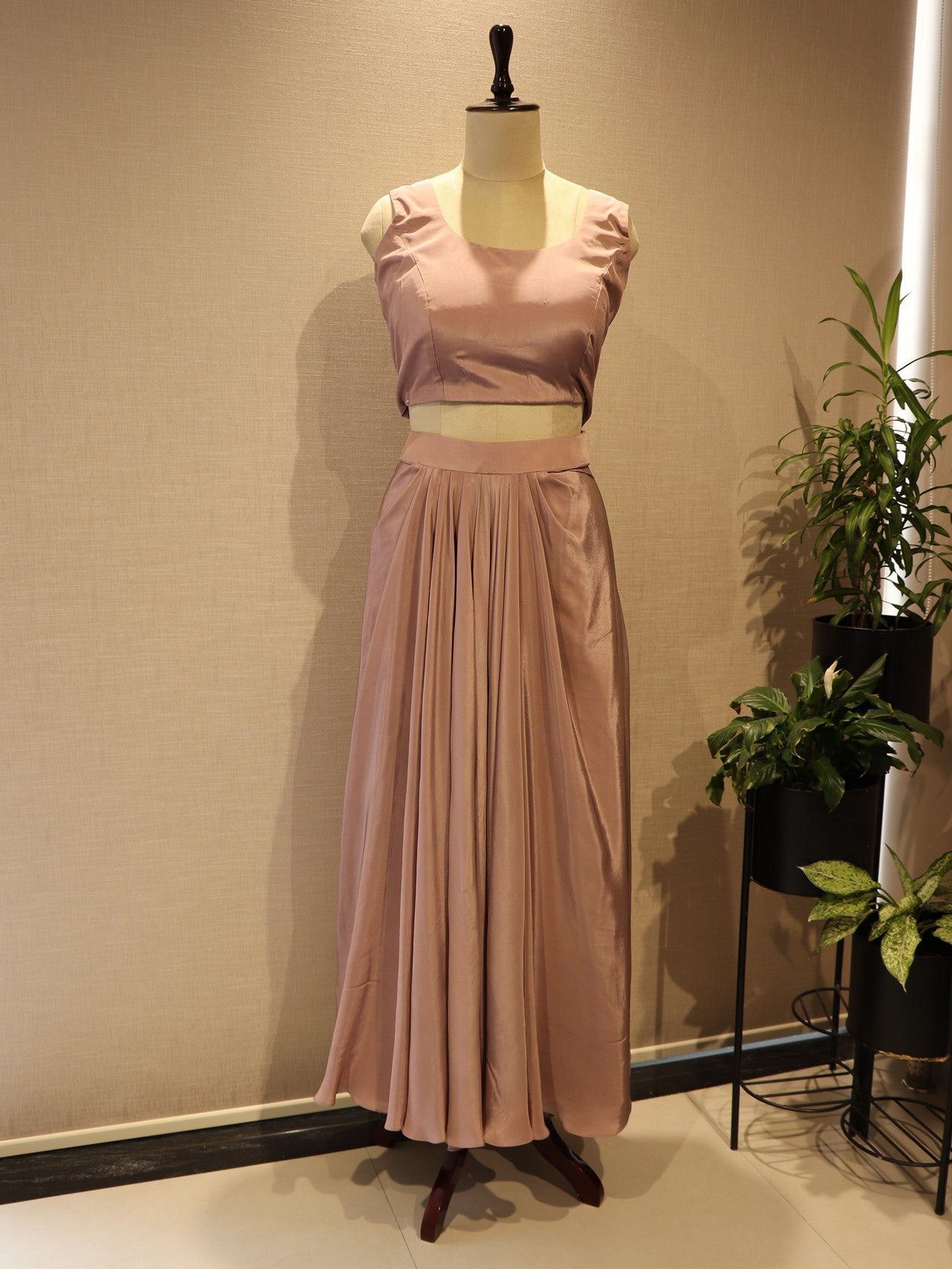 Mauve shaded crop top with skirt and cape