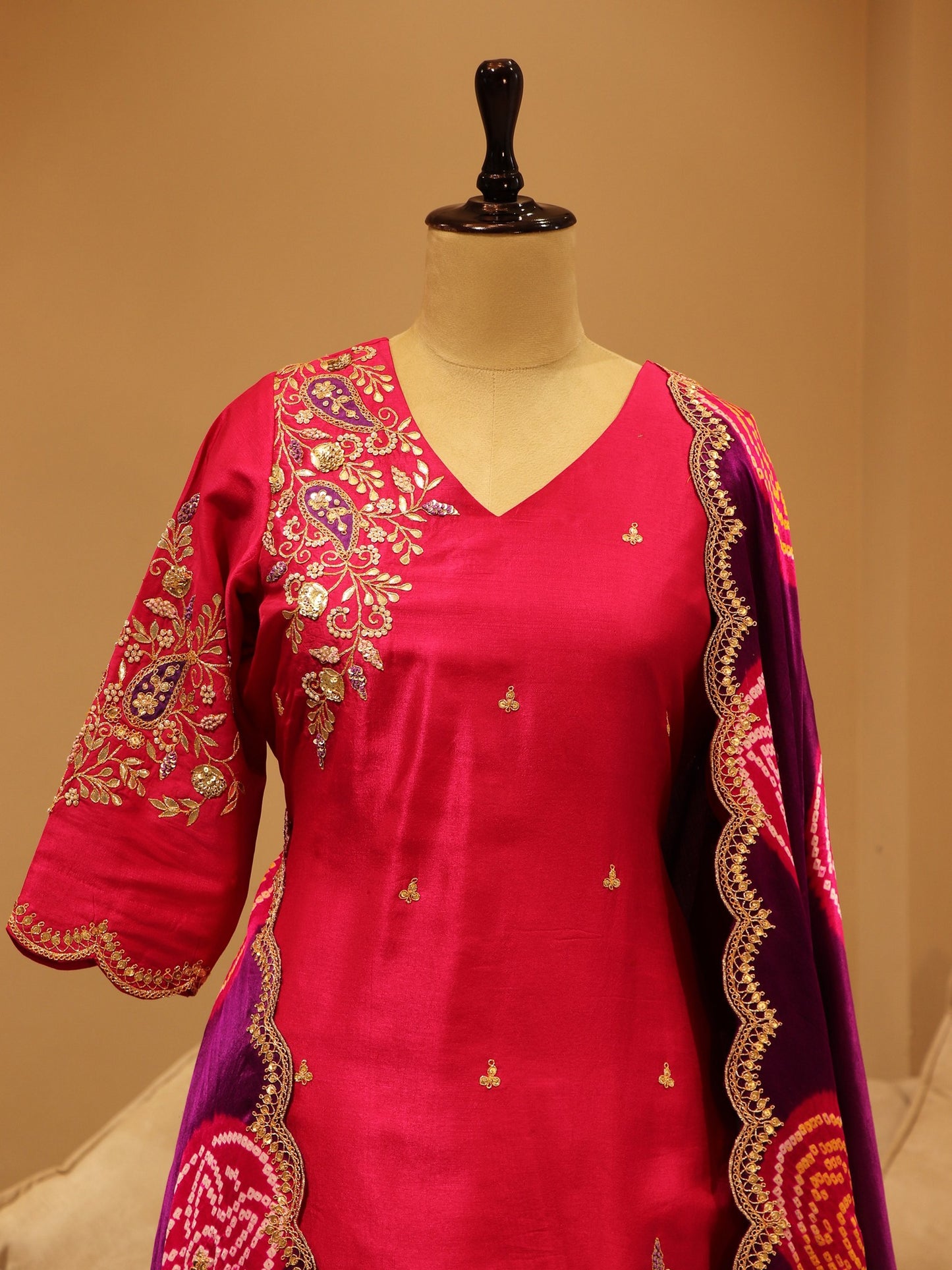 Rani kurta with bandhej dupatta plazo