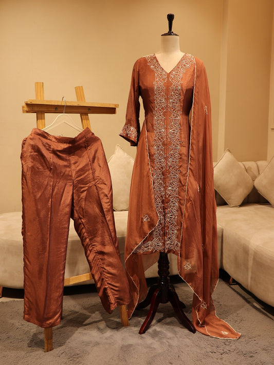 cherry wood brown kurta pants dupatta
