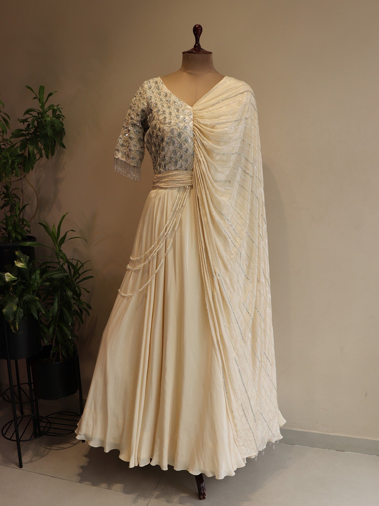Off white 3d flowers gown