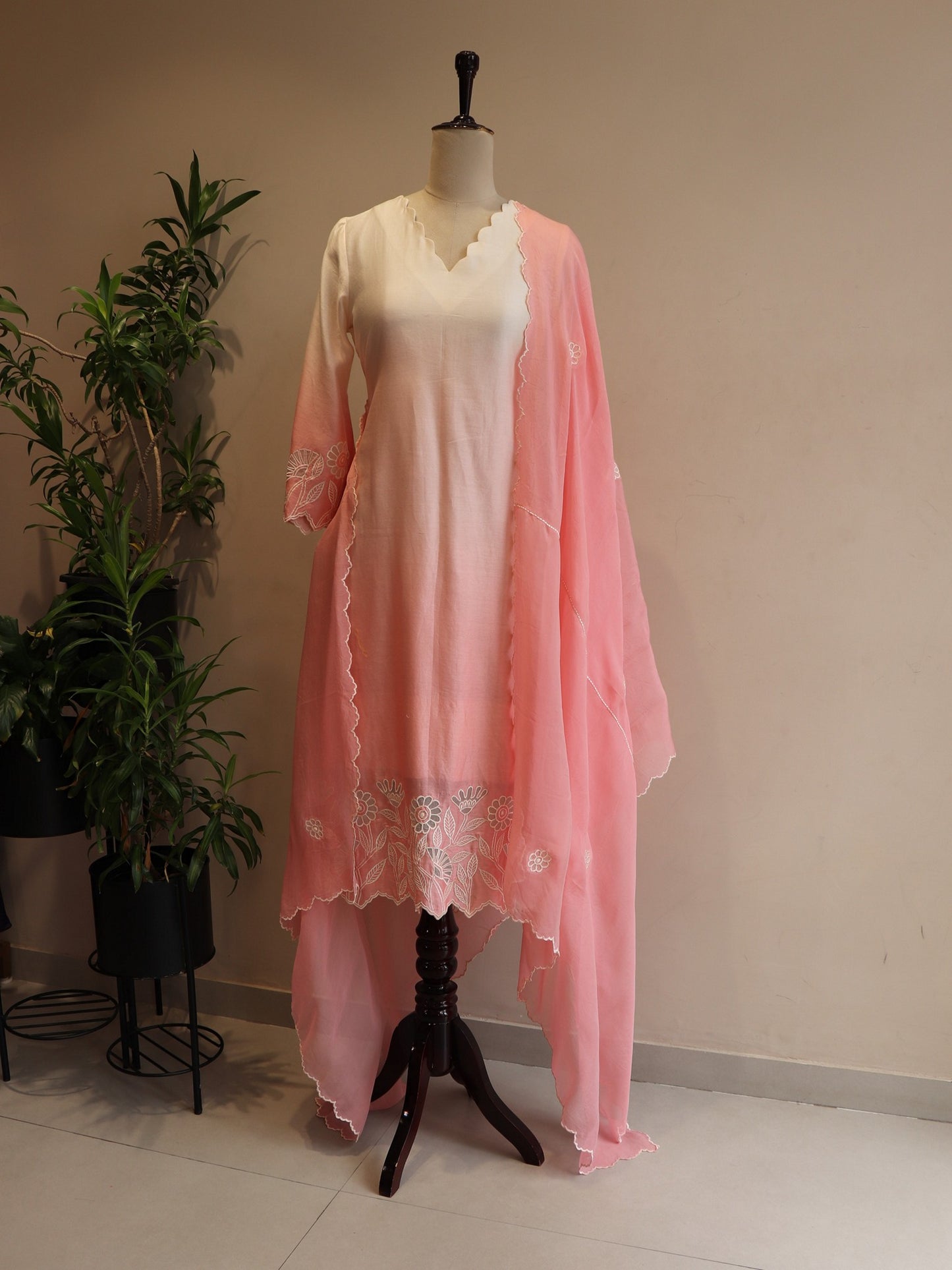 Blush pink shaded applique kurti with pants dupatta