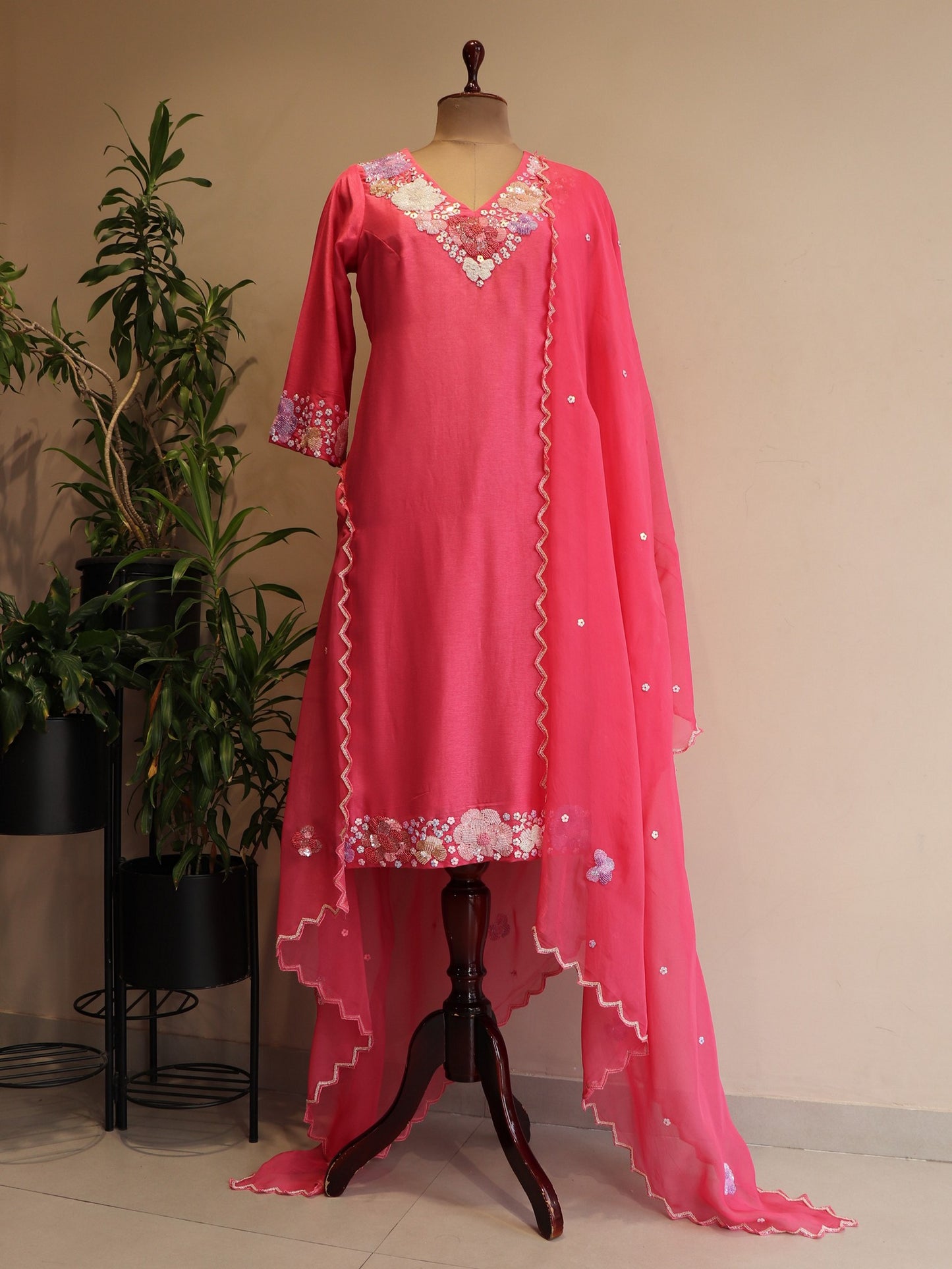 Pink embroidered kurta pants dupatta