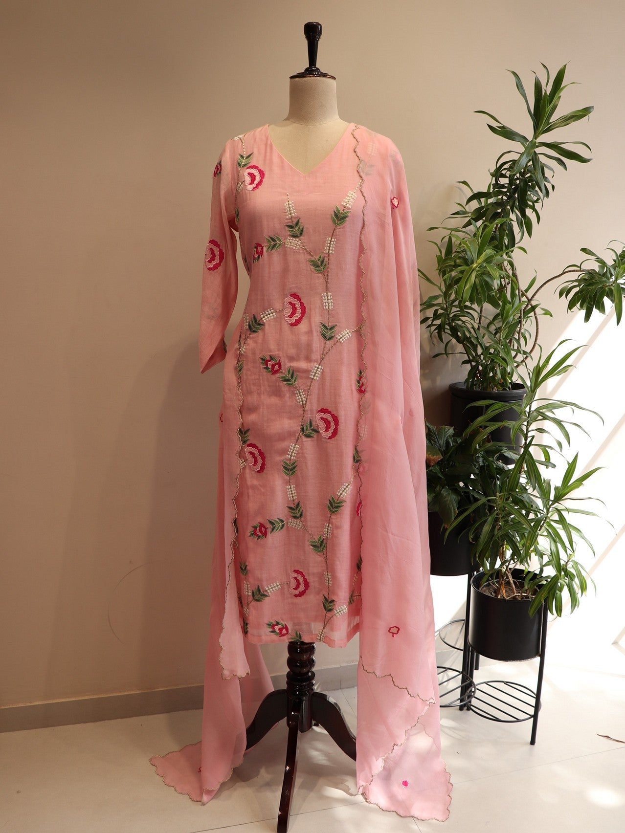 Pink embroidered kurta pants dupatta