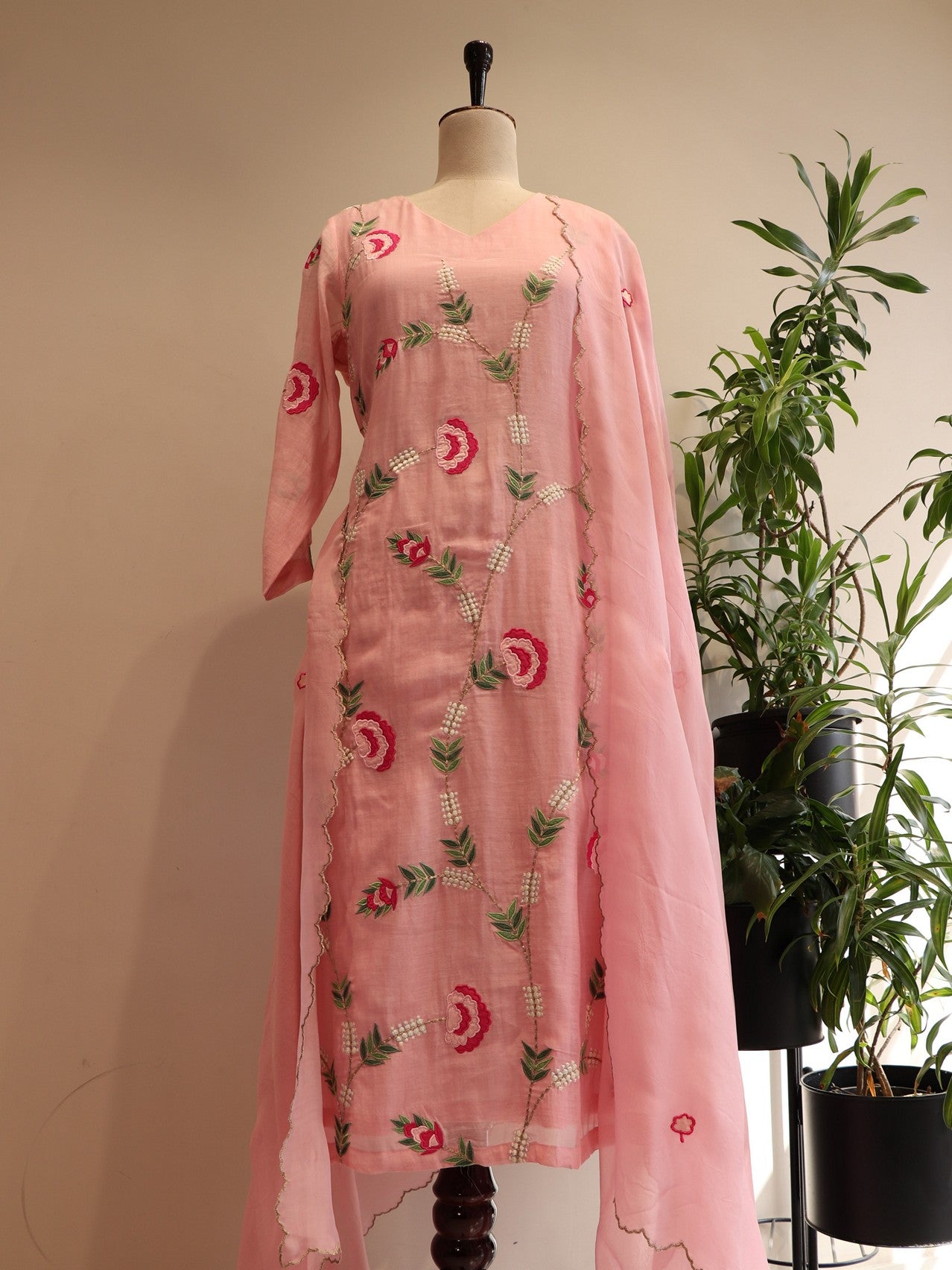 Pink embroidered kurta pants dupatta
