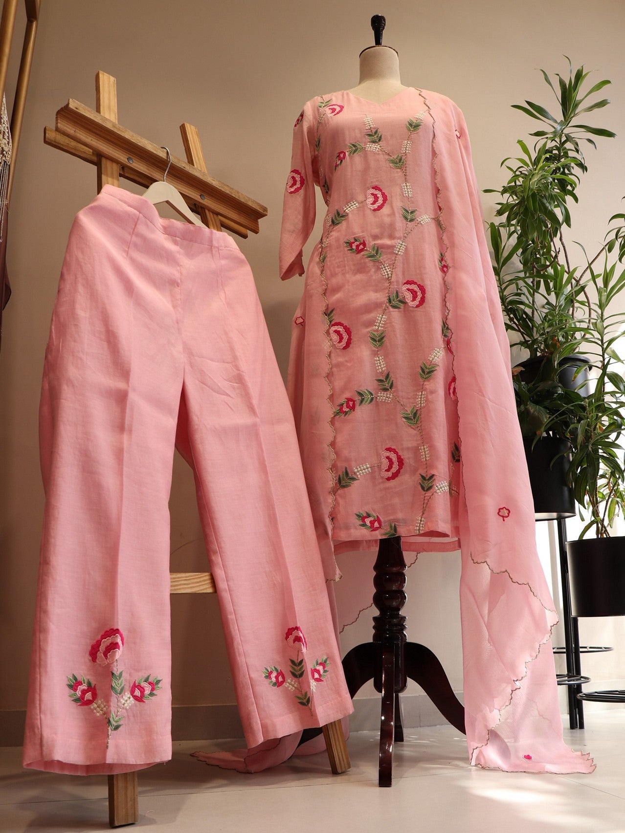 Pink embroidered kurta pants dupatta