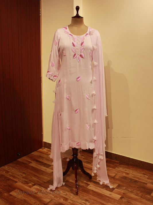 Purple emroidered kurta pants with dupatta