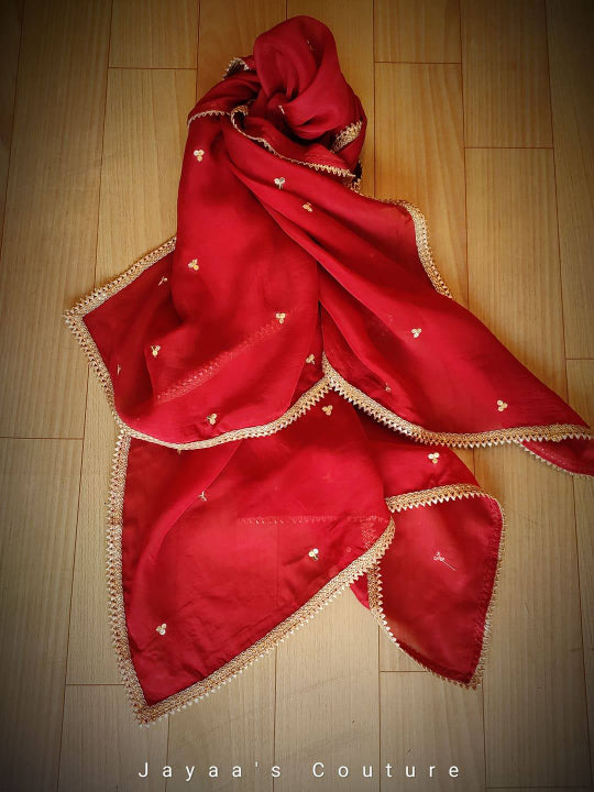 Maroon dupatta