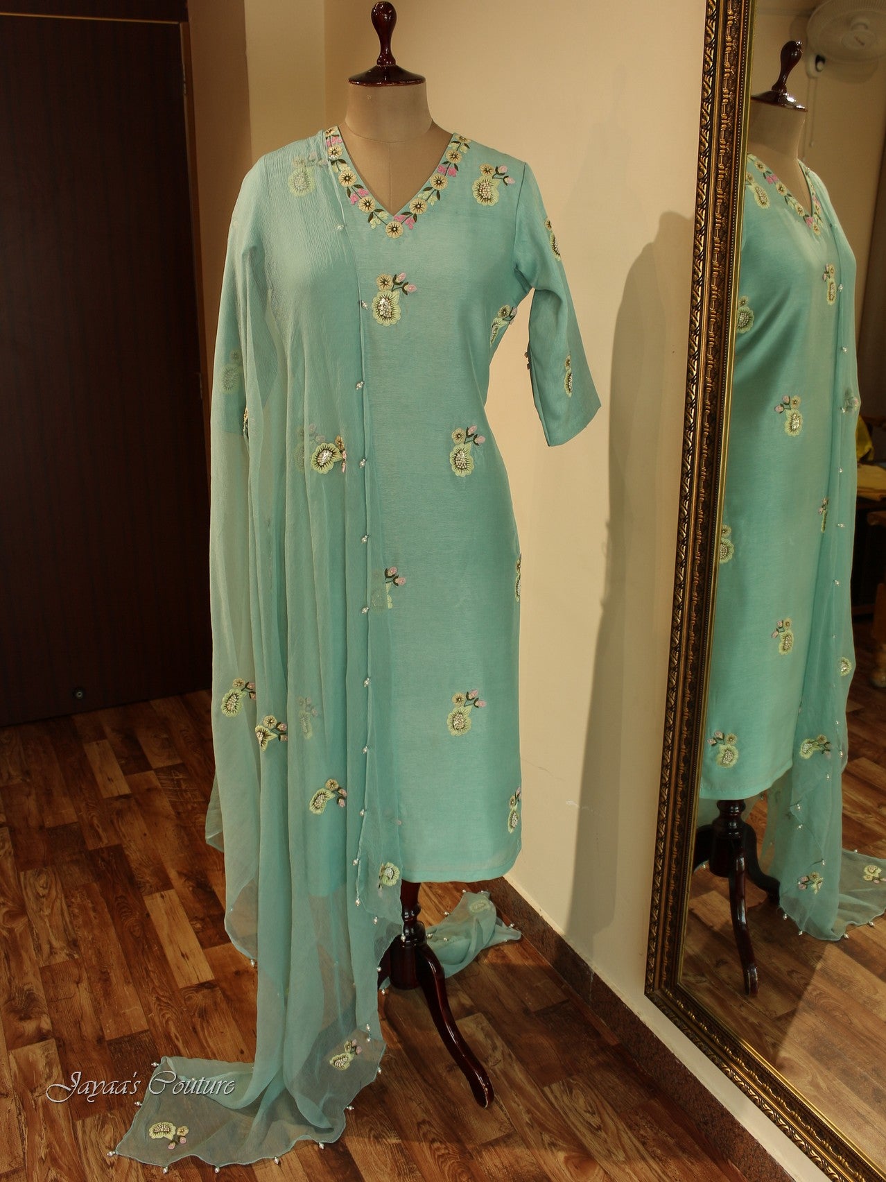 Pastel green kurta pants with dupatta