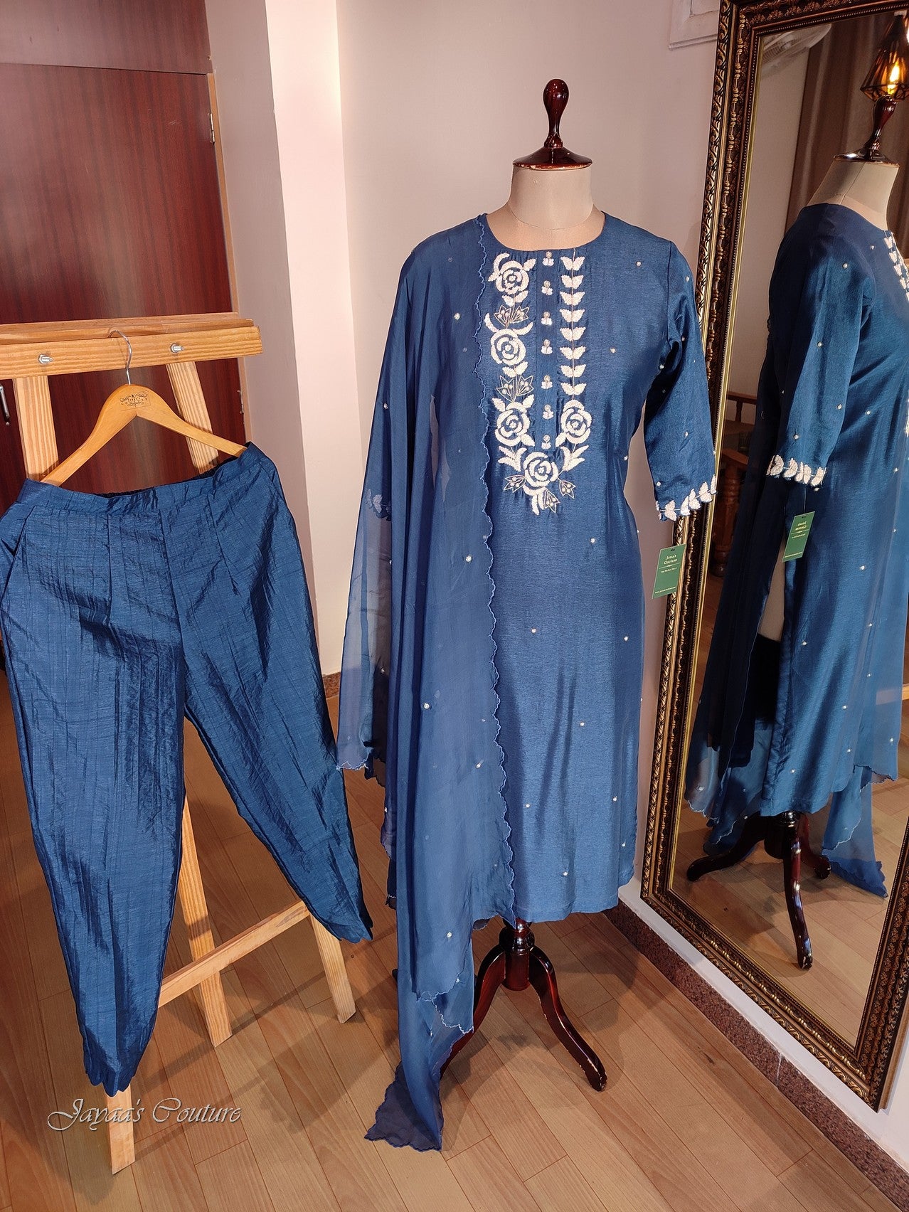 Blue kurta pants and dupatta