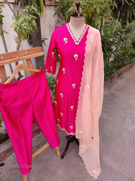 Dark pink kurta pants and peach dupatra