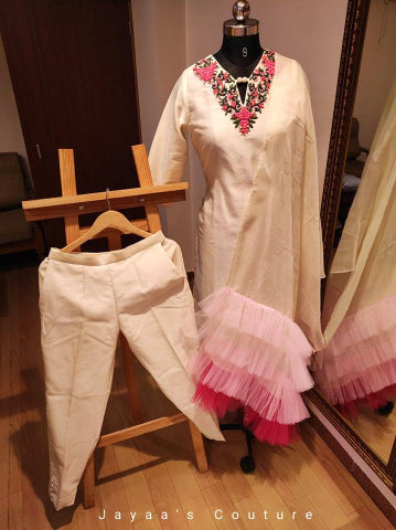 Offwhite kurta pants with coloured frill dupatta