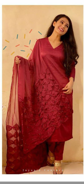 Marron v neck kurta pants with bow ruffled dupatta