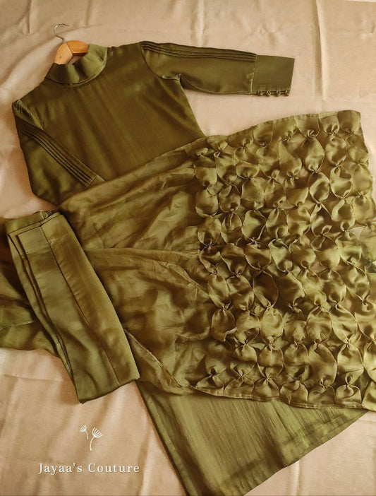 Dark olive green kurta pants with organza dupatta