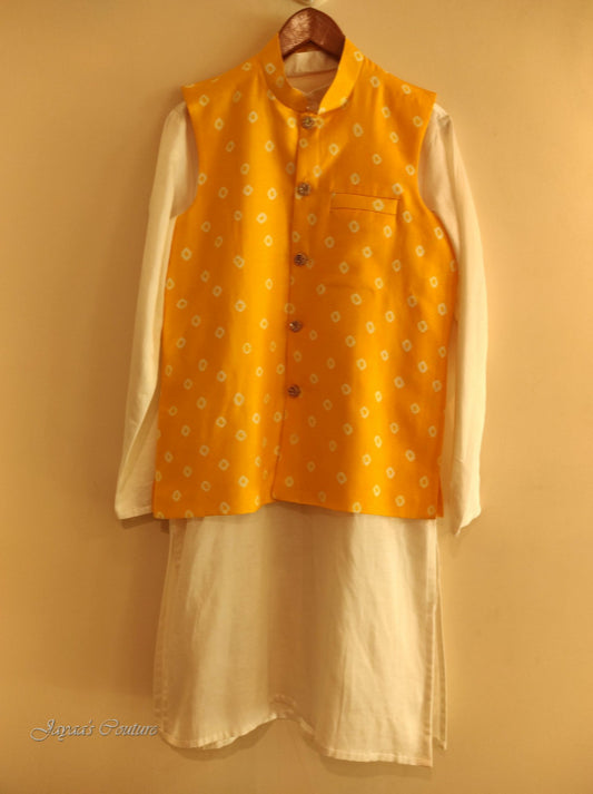 Off white kurta with bandhani jacket