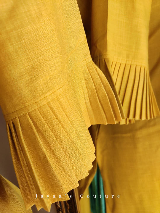 Mustard yellow kurta and pants with leheriya dupatta